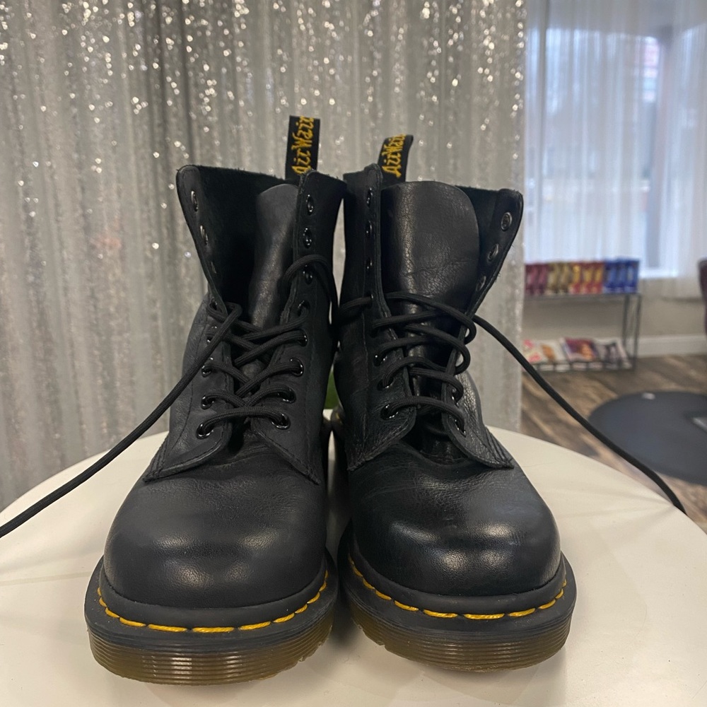 Size 7 Black Super Soft Leather Dr Martens
